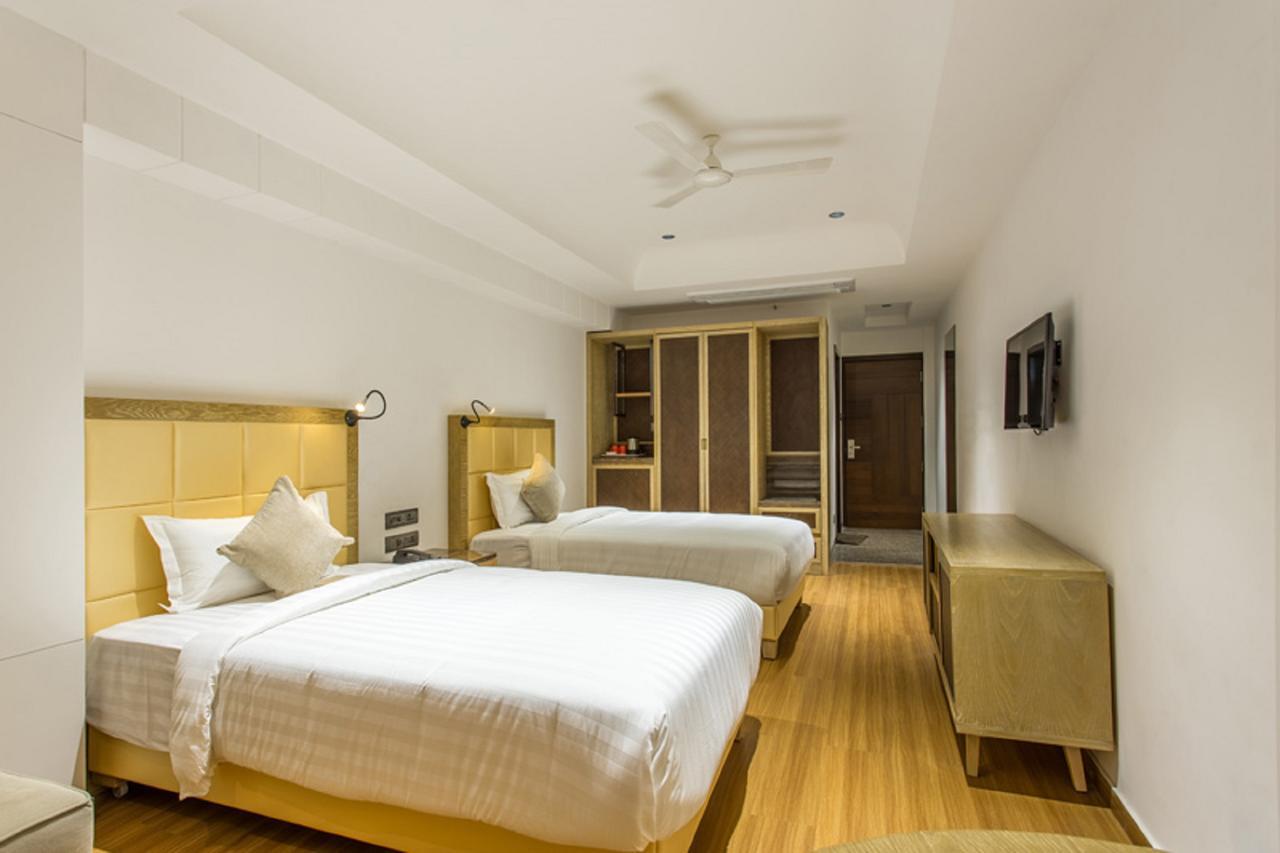 Hotel Abika Elite Ujjain Buitenkant foto